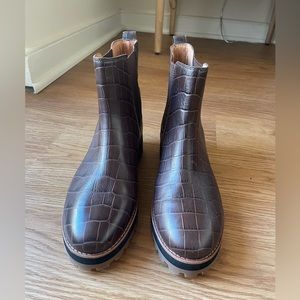 Madewell Ivy Chelsea Boot in Croc Embossed Leather, Size 9, Dark Coffee Color